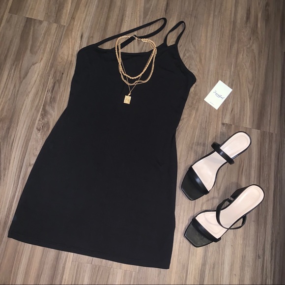 Allison Dress - Picture 2 of 3